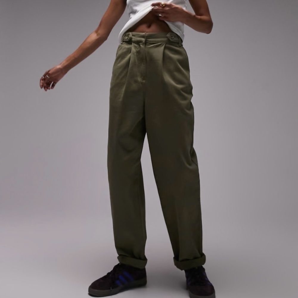 Green khaki pants